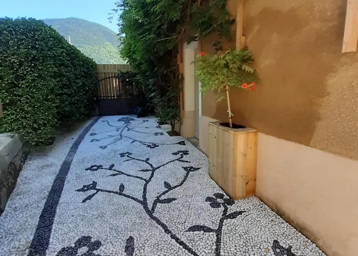 En Bord De Riviere * Bagnères-de-Luchon