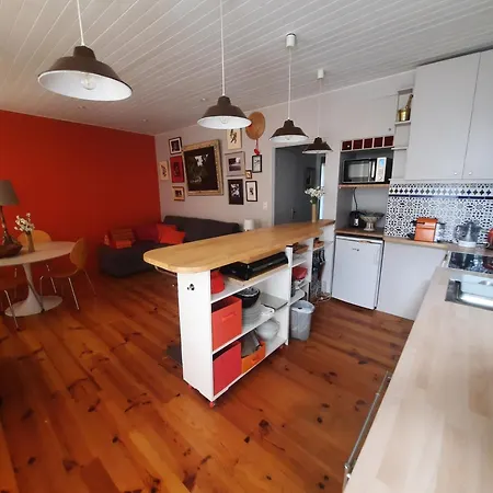 En Bord De Riviere Lägenhet