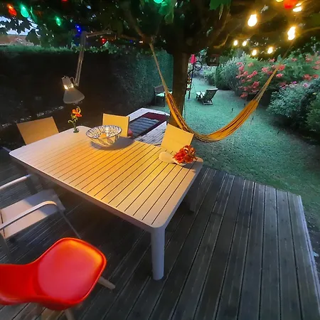 En Bord De Riviere Lägenhet